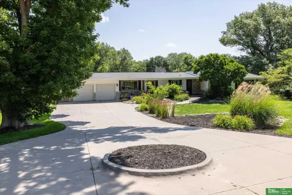 307 S 96th Street, Omaha, NE 68114