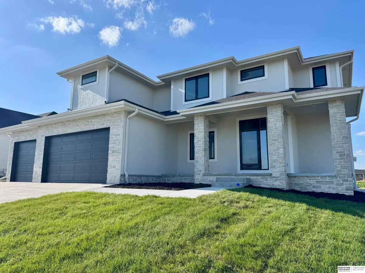 20152 T Street, Omaha, NE 68135 - #1
