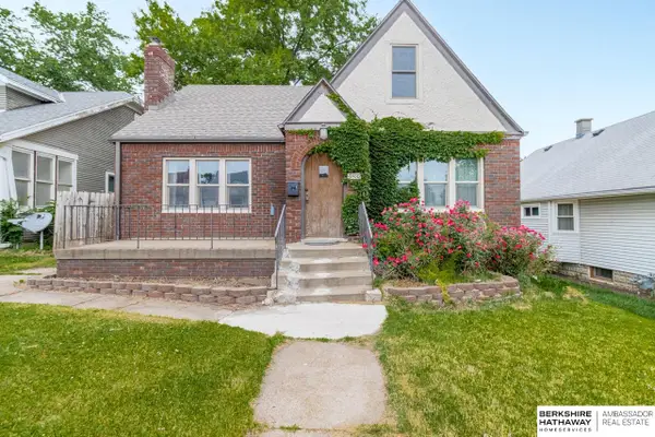 4832 Erskine Street, Omaha, NE 68104