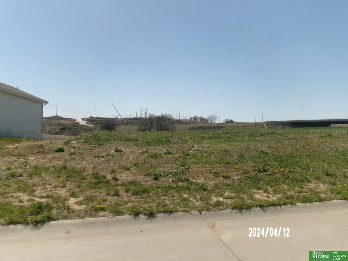 18407 Greenleaf Street, Omaha, NE 68136 - #1