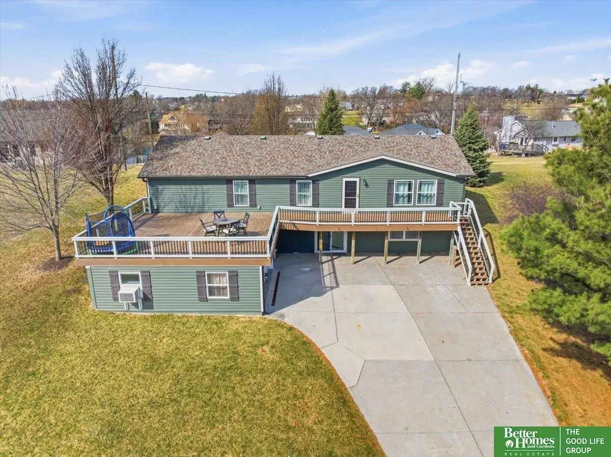 9307 Clubhouse Circle, Plattsmouth, NE 68048-0000 - #1