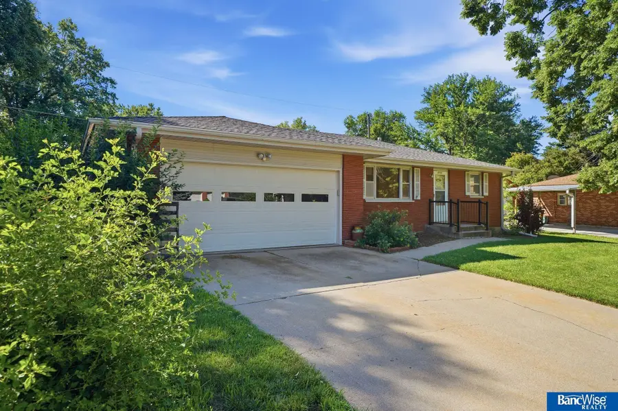 4044 S 37th Street, Lincoln, NE 68506 - #2