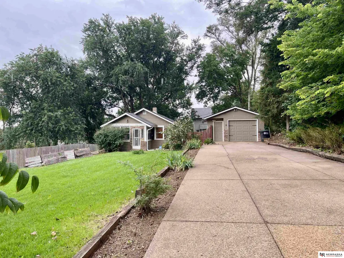 3049 Newport Avenue, Omaha, NE 68112 - #1