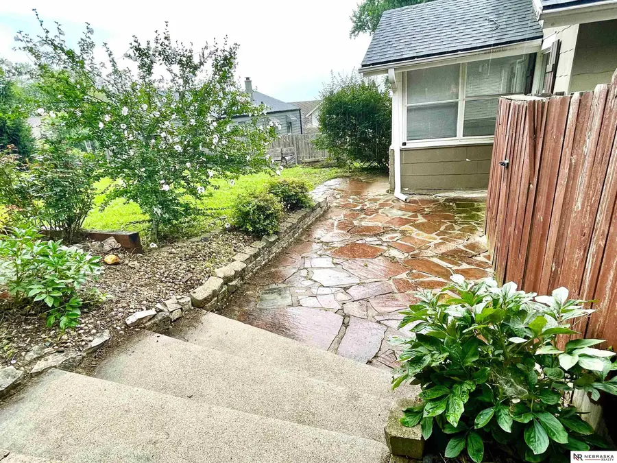 3049 Newport Avenue, Omaha, NE 68112 - #3