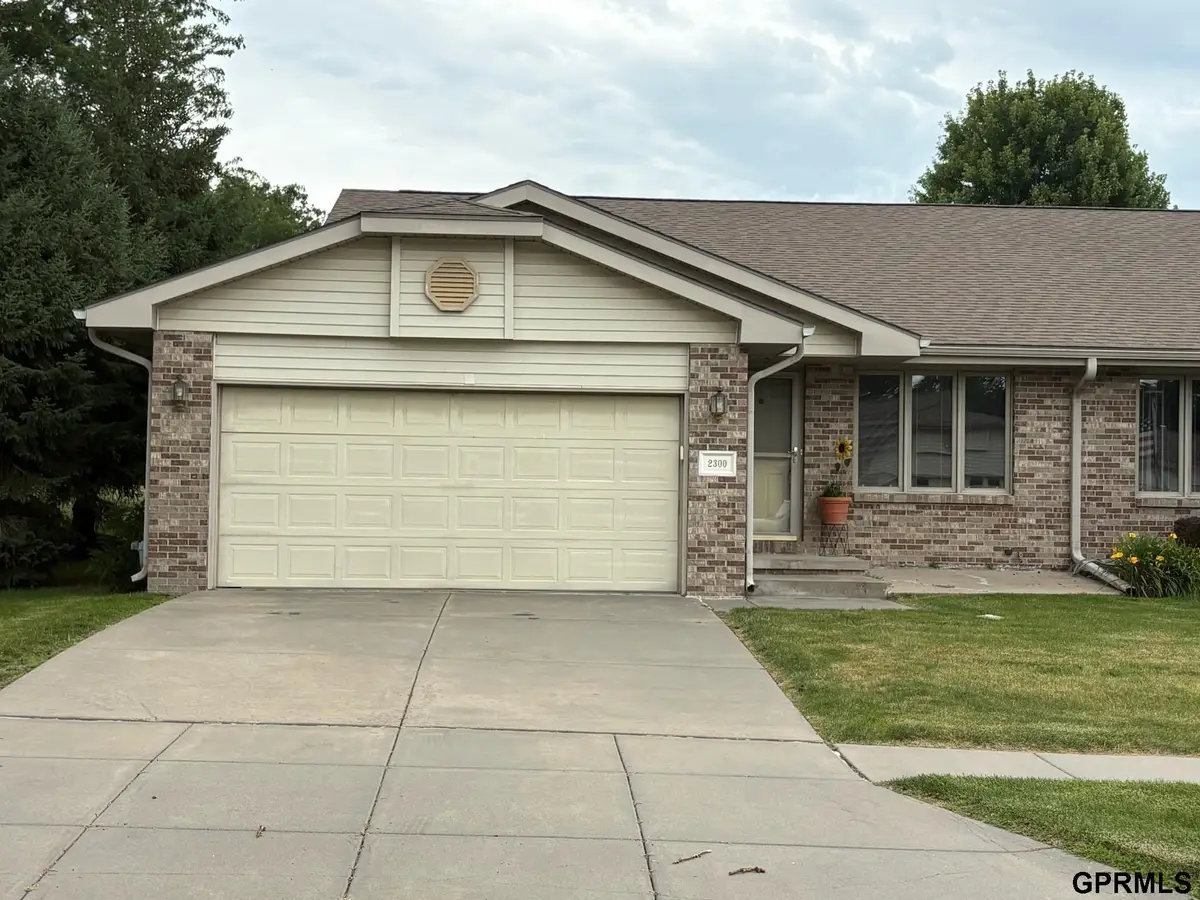2300 Lynnridge Place, Lincoln, NE 68521 - #1