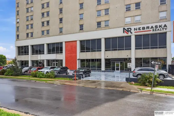 105 N 31 Avenue #801, Omaha, NE 68131