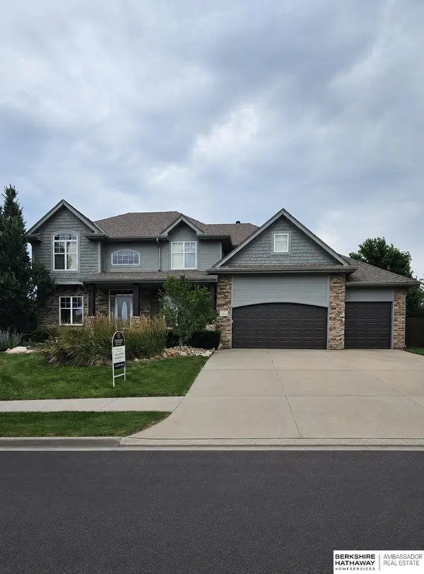 12619 S 81st Avenue, Papillion, NE 68046