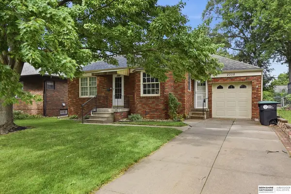 2008 N 49th Street, Omaha, NE 68104
