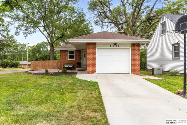 6645 Y Street, Lincoln, NE 68505