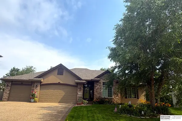17318 Redman Circle, Omaha, NE 68116