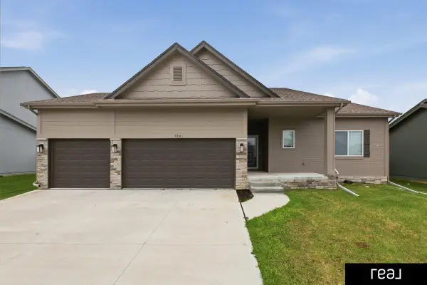 5216 Sheridan Road, Papillion, NE 68133