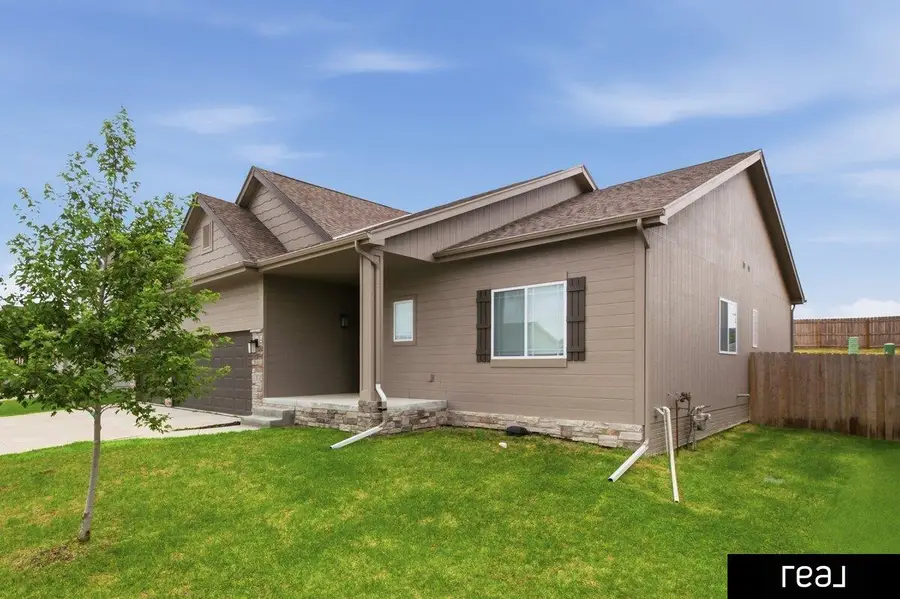 5216 Sheridan Road, Papillion, NE 68133 - #2
