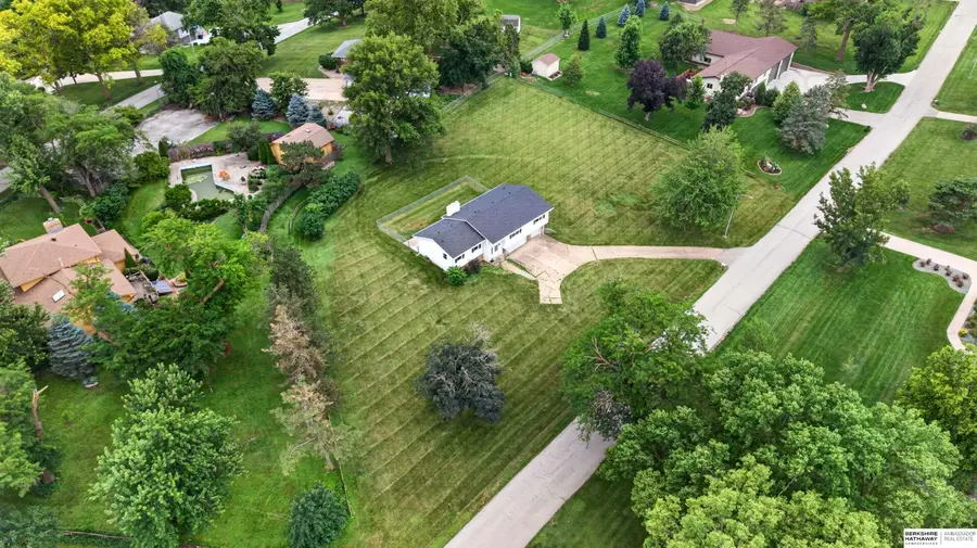 11303 Oakland Drive, Papillion, NE 68133 - #3