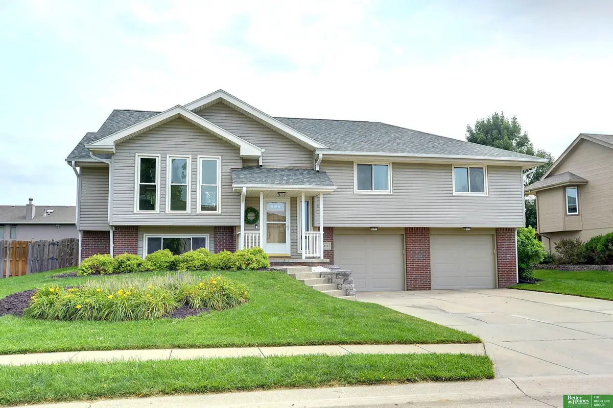1812 Ashwood Avenue, Papillion, NE 68133 - #1