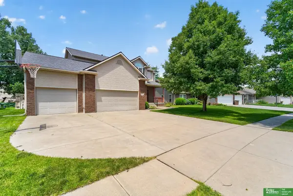 5840 Clear Creek Drive, Lincoln, NE 68516