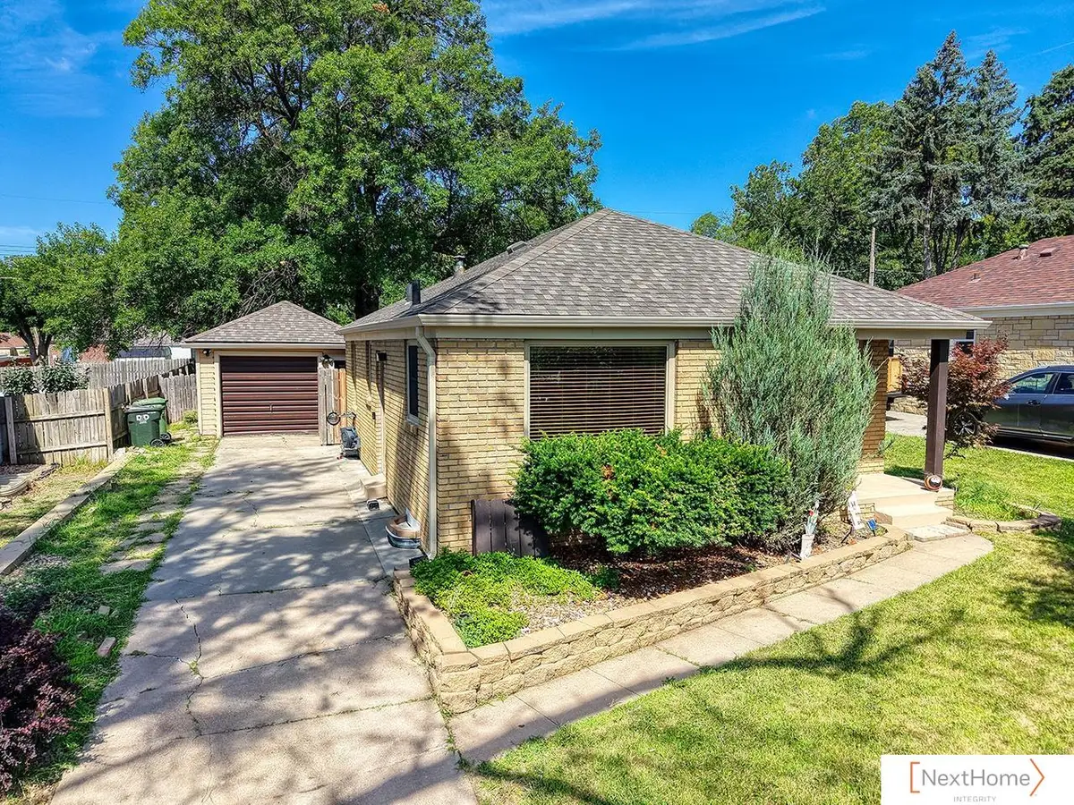 1335 S 50th Street, Lincoln, NE 68510 - #1