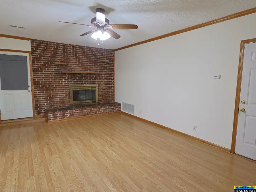 6752 Charles Street, Omaha, NE 68132 - #3