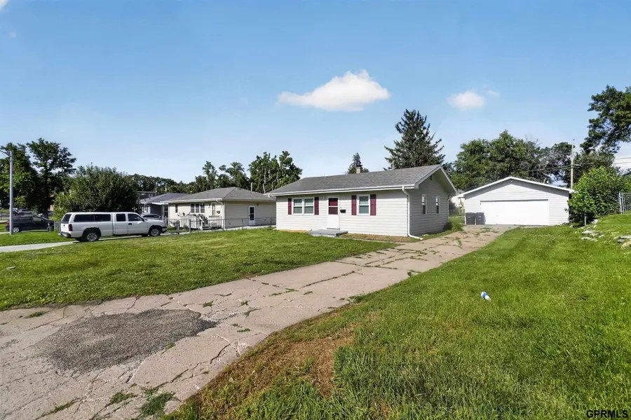 4137 N 62nd Street, Omaha, NE 68104 - #3