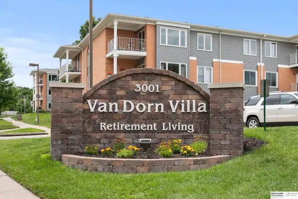 3001 S 51st Street Court #325, Lincoln, NE 68506