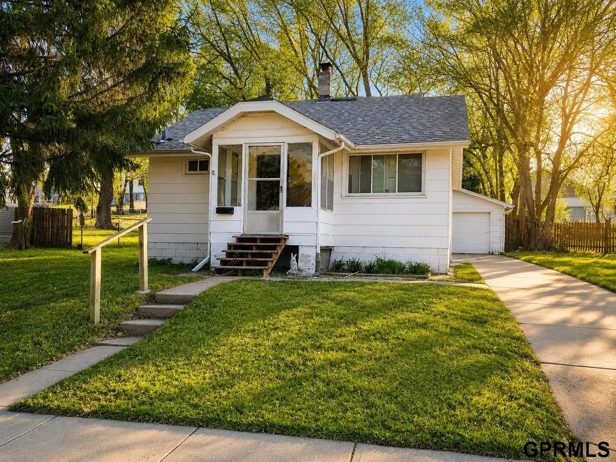 3920 N 70 Circle, Omaha, NE 68104 - #1