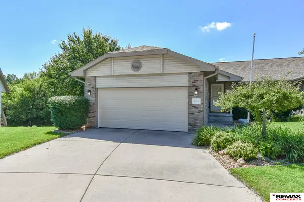 5755 Shadow Pines Court, Lincoln, NE 68516