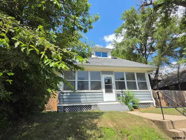 4324 Grand Avenue, Omaha, NE 68111