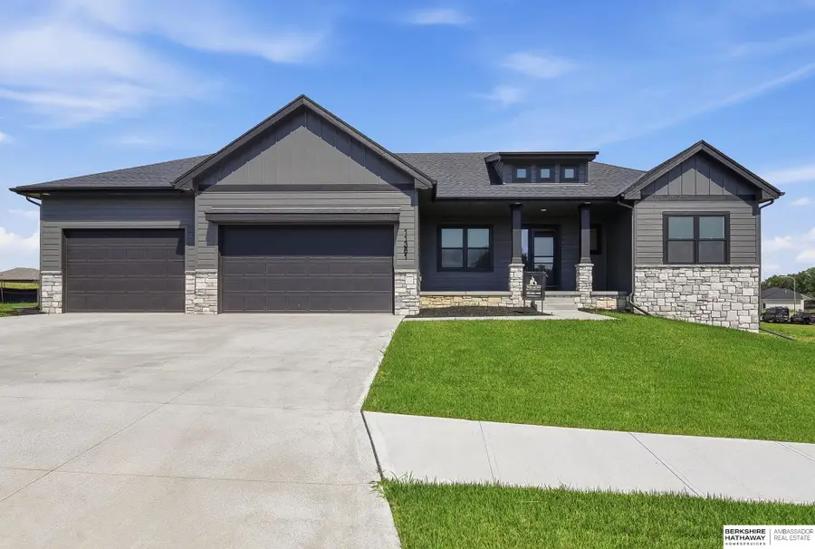 11361 S 185th Avenue, Gretna, NE 68028 - #2