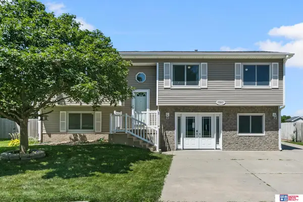 10541 N 136th Street, Waverly, NE 68462