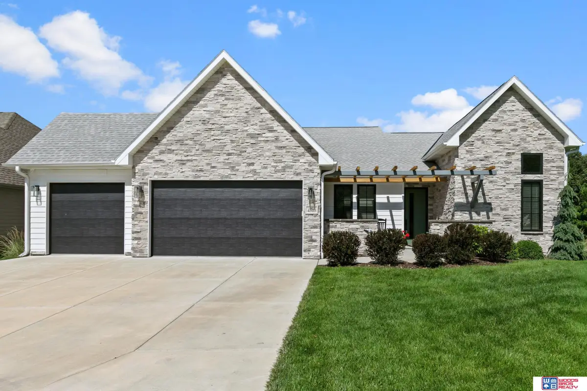 4505 Hawthorne Drive, Lincoln, NE 68516 - #1