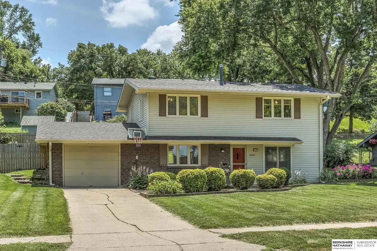 8569 Larimore Avenue, Omaha, NE 68134 - #1