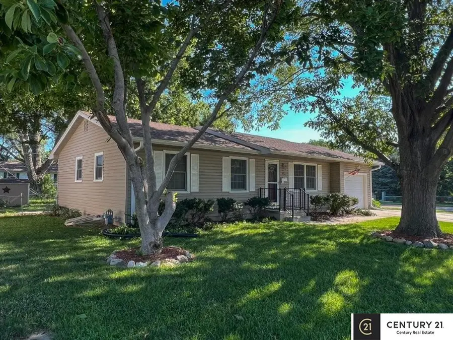 710 E Patton Street, Papillion, NE 68046 - #3