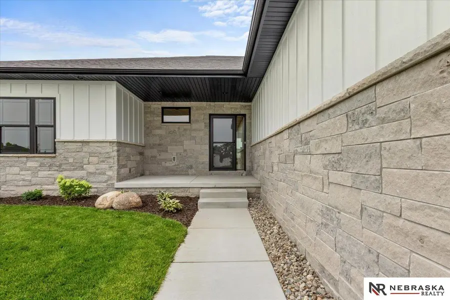 8825 Ranch Gate Road, Lincoln, NE 68510 - #2