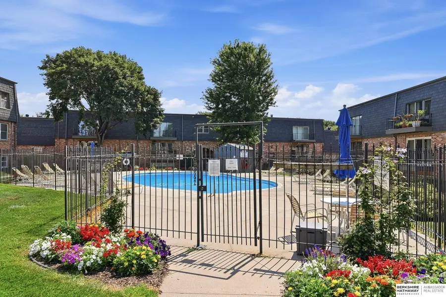12737 Woodcrest Plaza #3-119, Omaha, NE 68137 - #2