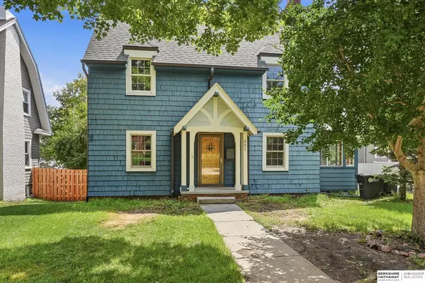321 S 51st Street, Omaha, NE 68132