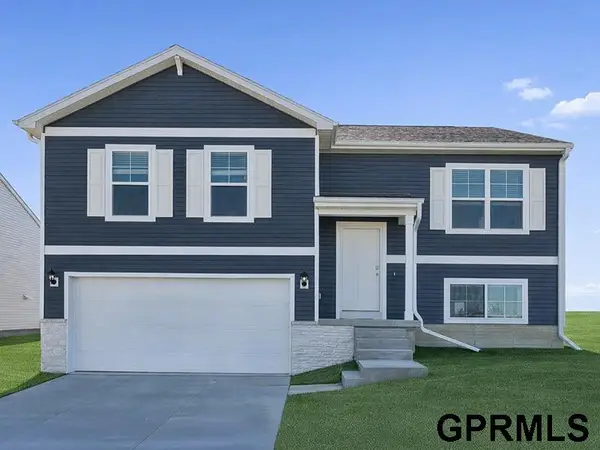 16505 Clay Street, Bennington, NE 68007