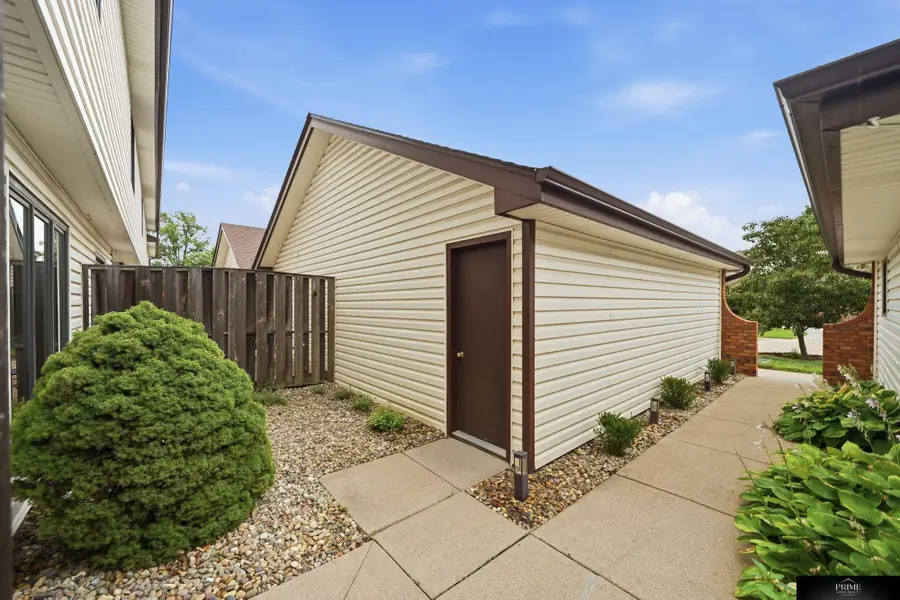 2904 Londonshire Court, Lincoln, NE 68516 - #3