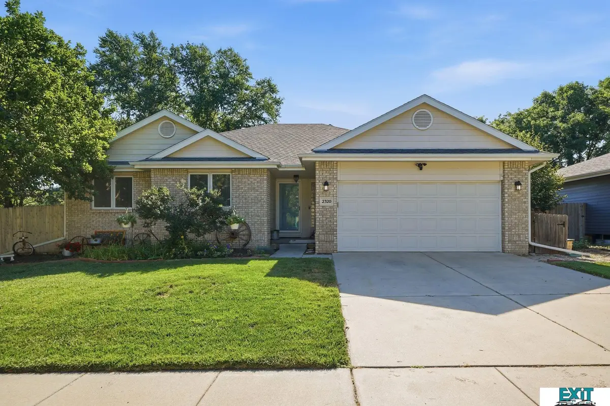 2320 SW 17th Street, Lincoln, NE 68522 - #1