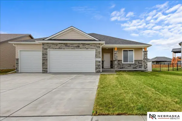 7821 Ephraem Lane, Lincoln, NE 68516