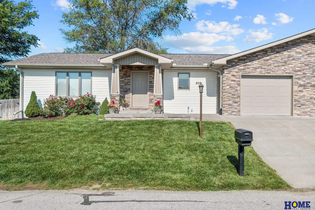 805 Country View, Firth, NE 68358 - #1
