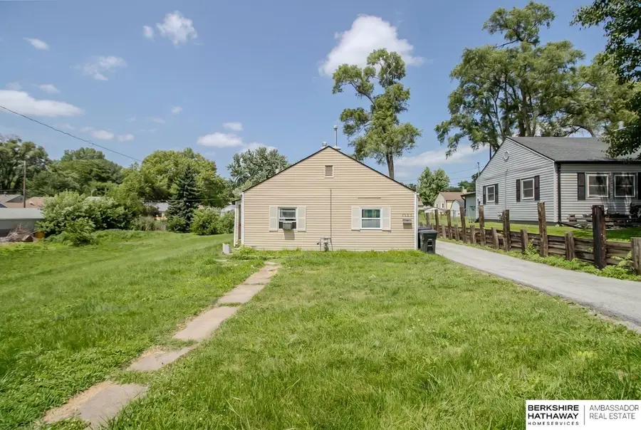 6620 Seward Street, Omaha, NE 68104 - #2
