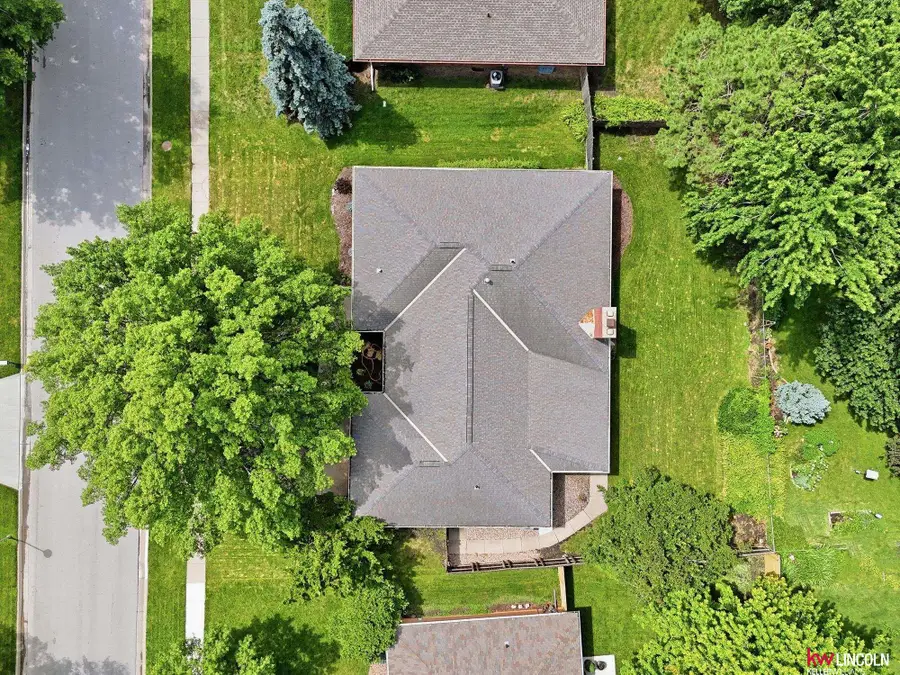511 Lakewood Drive, Lincoln, NE 68510 - #3