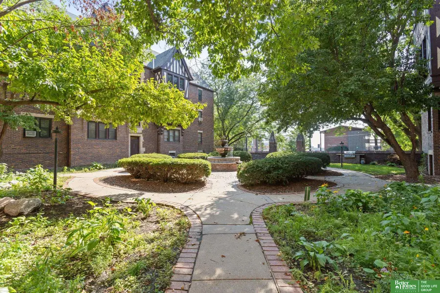 131 S 39th Street #8, Omaha, NE 68131 - #2
