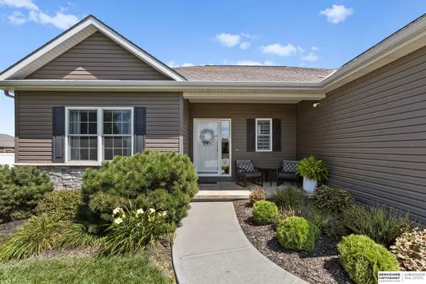 20454 Meredith Circle, Elkhorn, NE 68022