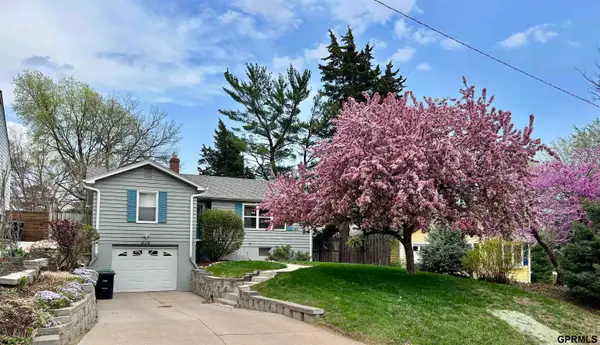 835 S 67 Avenue, Omaha, NE 68106