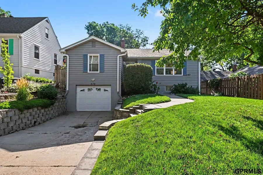 835 S 67 Avenue, Omaha, NE 68106 - #2