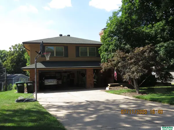 12228 Deer Hollow Drive, Omaha, NE 68154