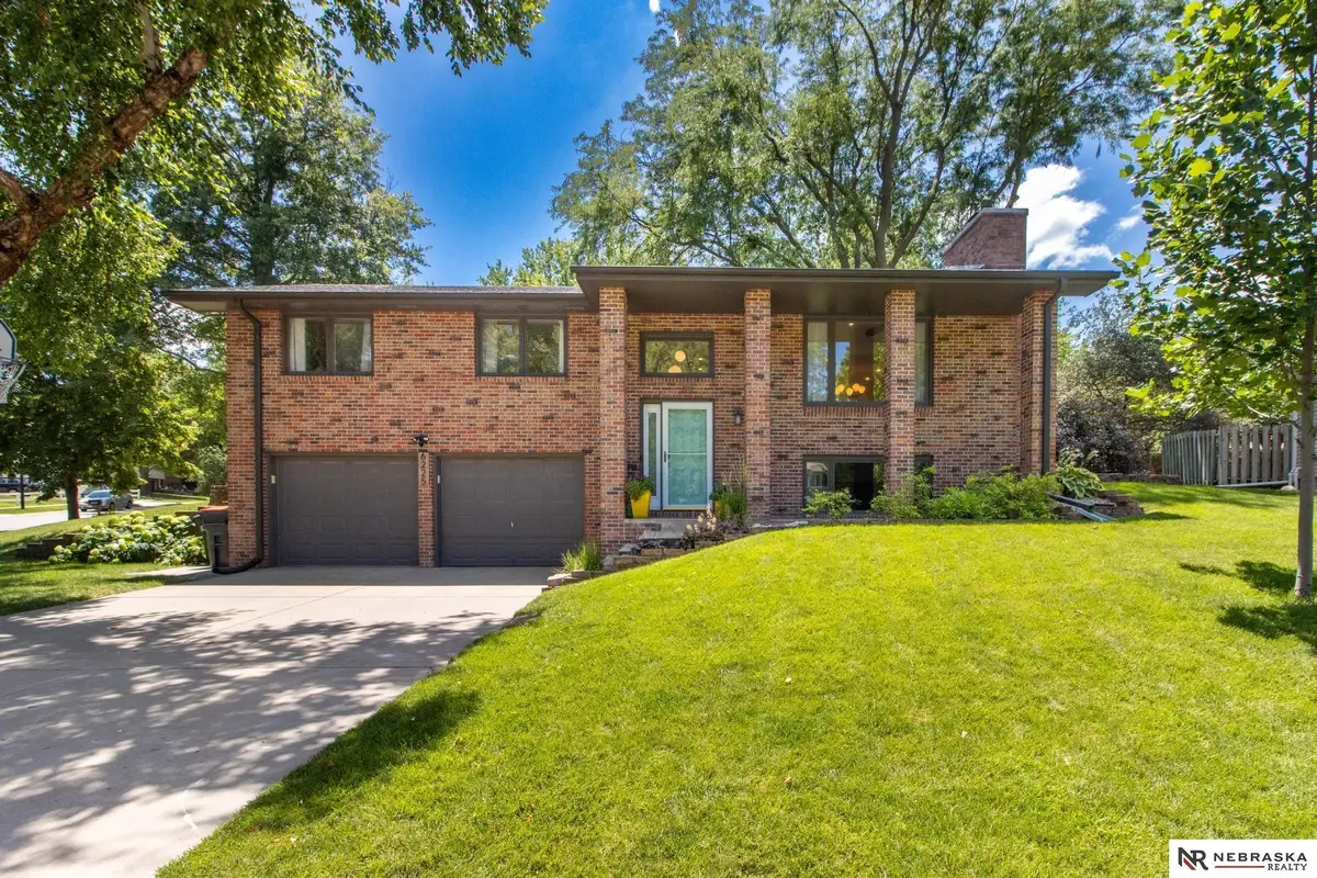 6225 Oakridge Drive, Lincoln, NE 68516 - #1