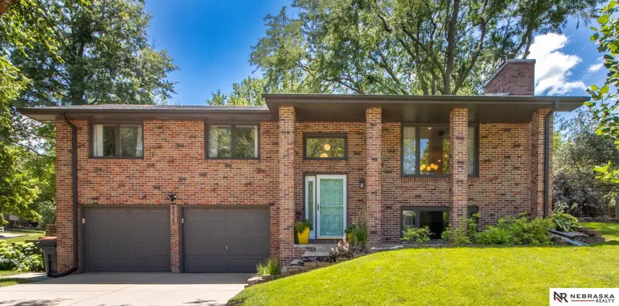 6225 Oakridge Drive, Lincoln, NE 68516 - #2