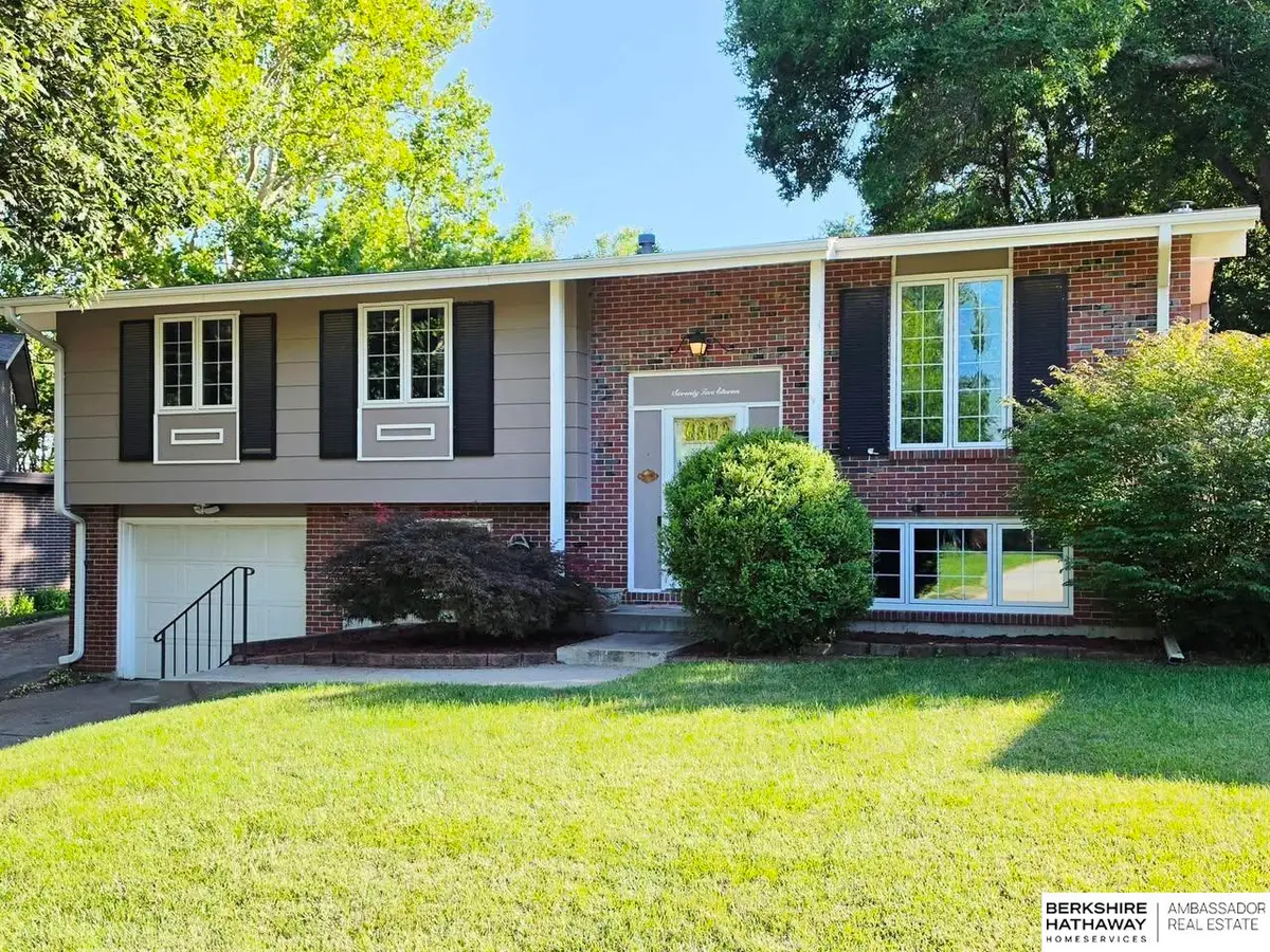 7511 Englewood Drive, Lincoln, NE 68510 - #1