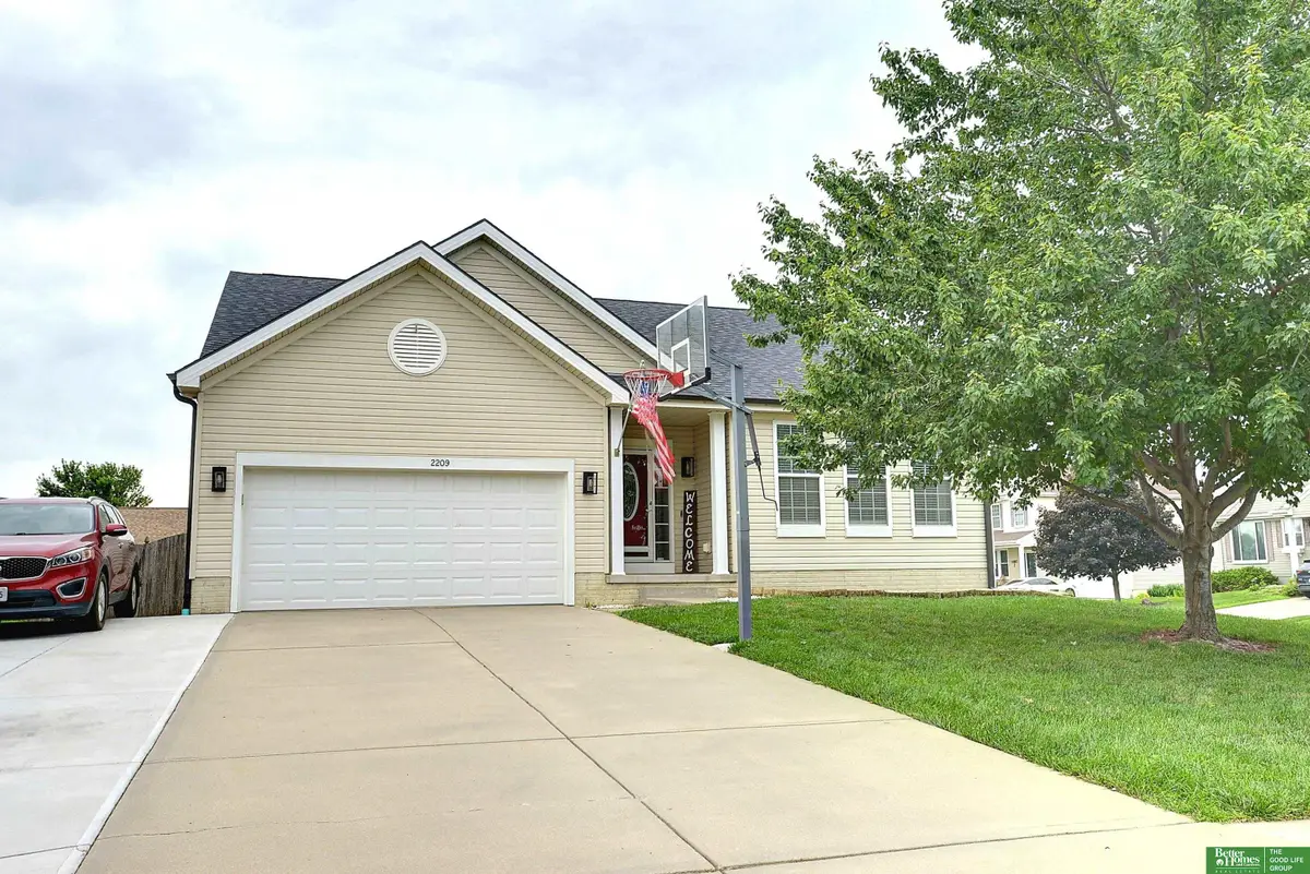 2209 S Mineral Drive, Papillion, NE 68046 - #1